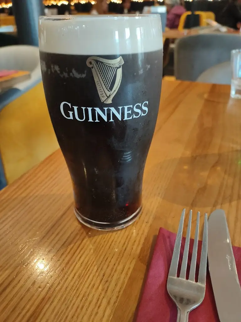 The Ava Winebar_Bangor_slider_image_3