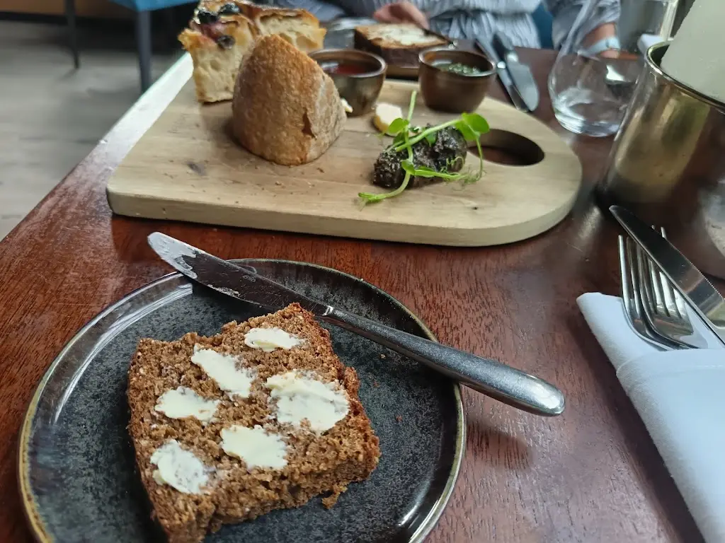 Stephen_Coq & Bull_Bangor_review