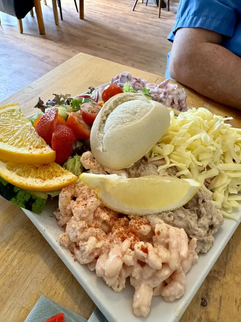 Mark Nicholson_Tŷ Golchi_Bangor_review