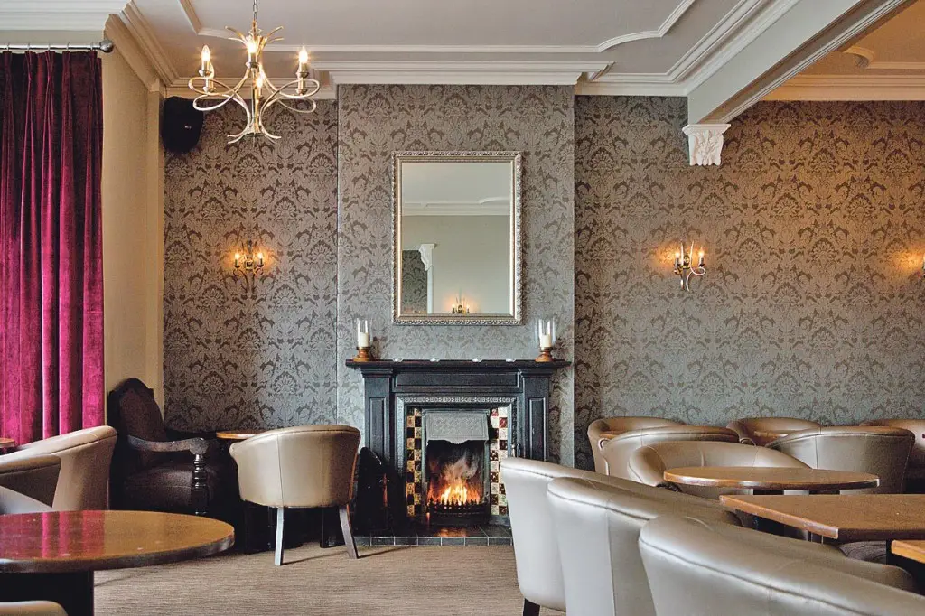 Esplanade Bar and Restaurant_Bangor_slider_image_1