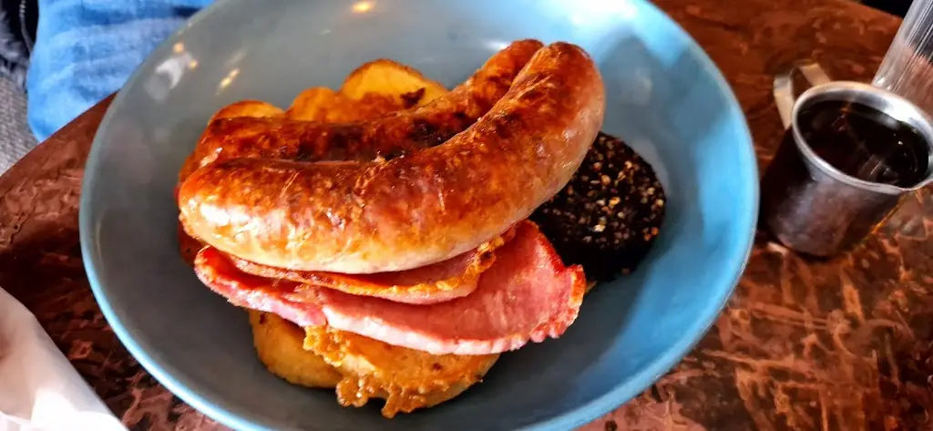 Tom_The Guillemot Café_Bangor_review