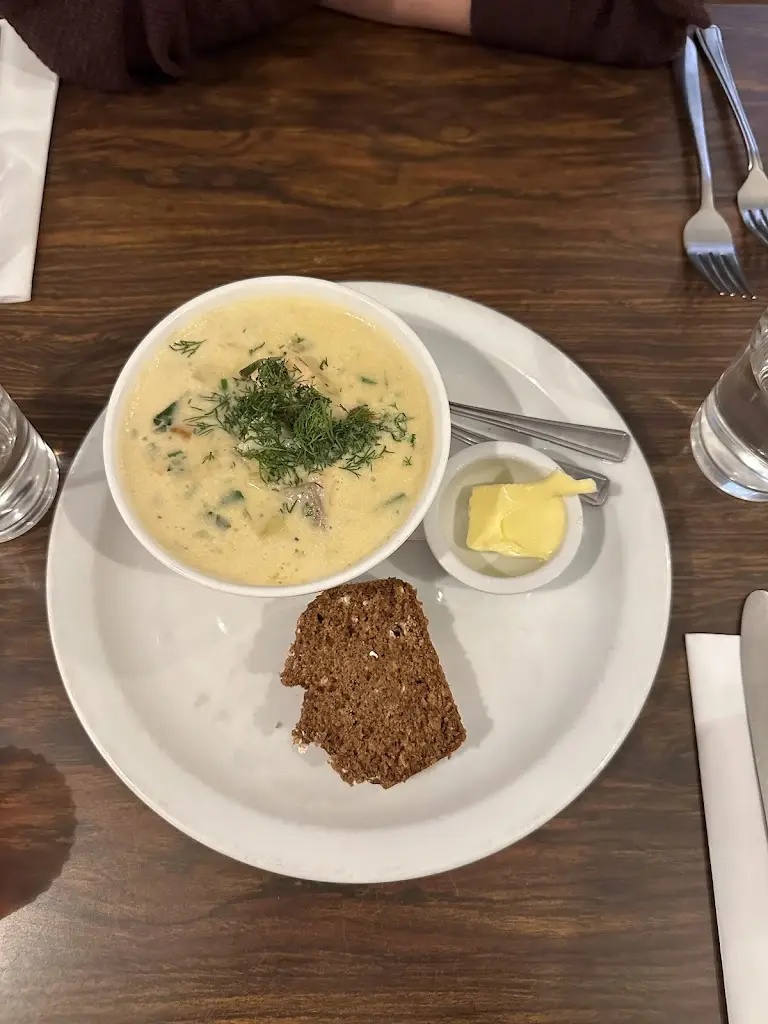 Menu_Molly's Yard_City of Belfast_image_7