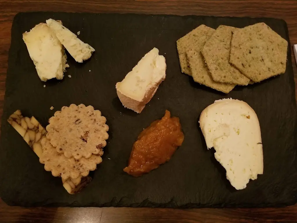 Menu_Molly's Yard_City of Belfast_image_8