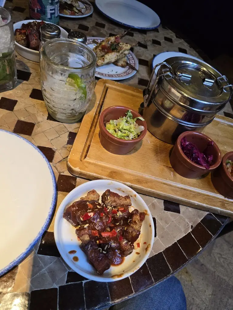 Chaminda Perera_Revolución de Cuba Belfast_City of Belfast_review