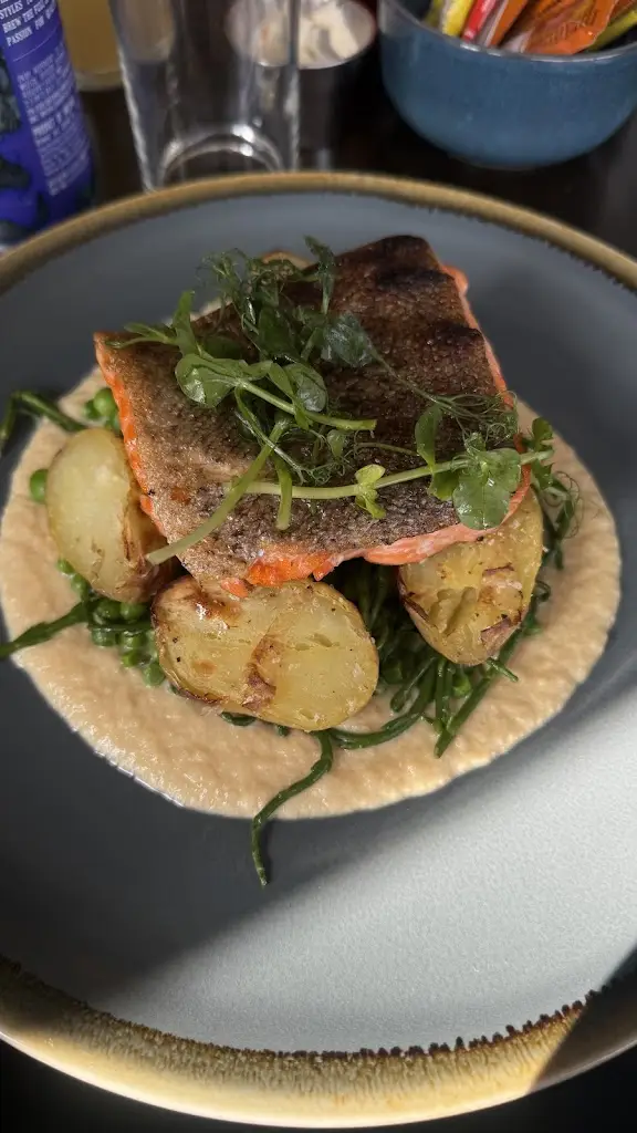 Giovanna Dagel_Nineteen Thirty Eight_Cushendall_review