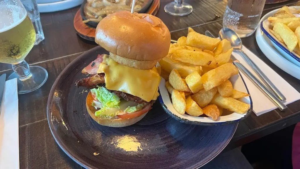 Debbie Kablaoui_Bull & Bear Grill_Dundonald_review