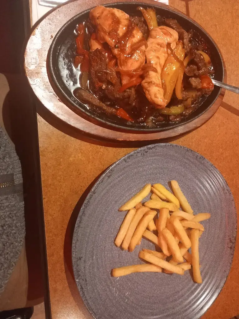 Benjamin McMullan_Blue Chicago Grill Dundonald_Dundonald_review