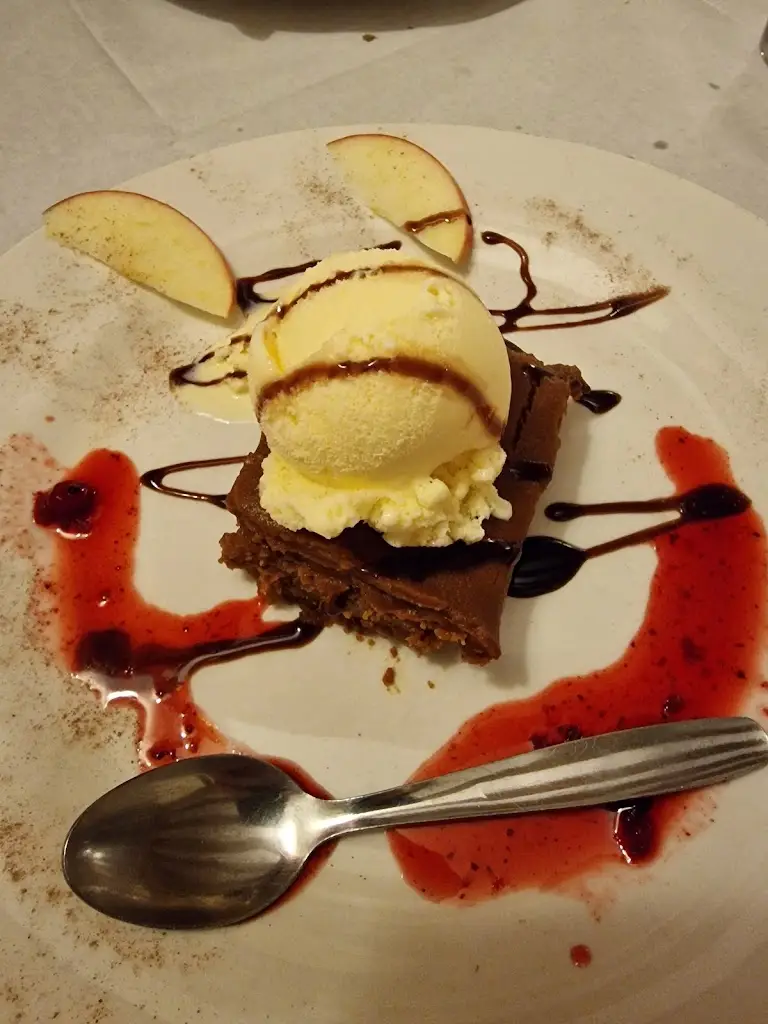 Emma Parkin_Titos Ristorante_Bildeston_review