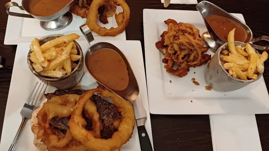 Rita Ku_Ruby's Dundonald_Dundonald_review