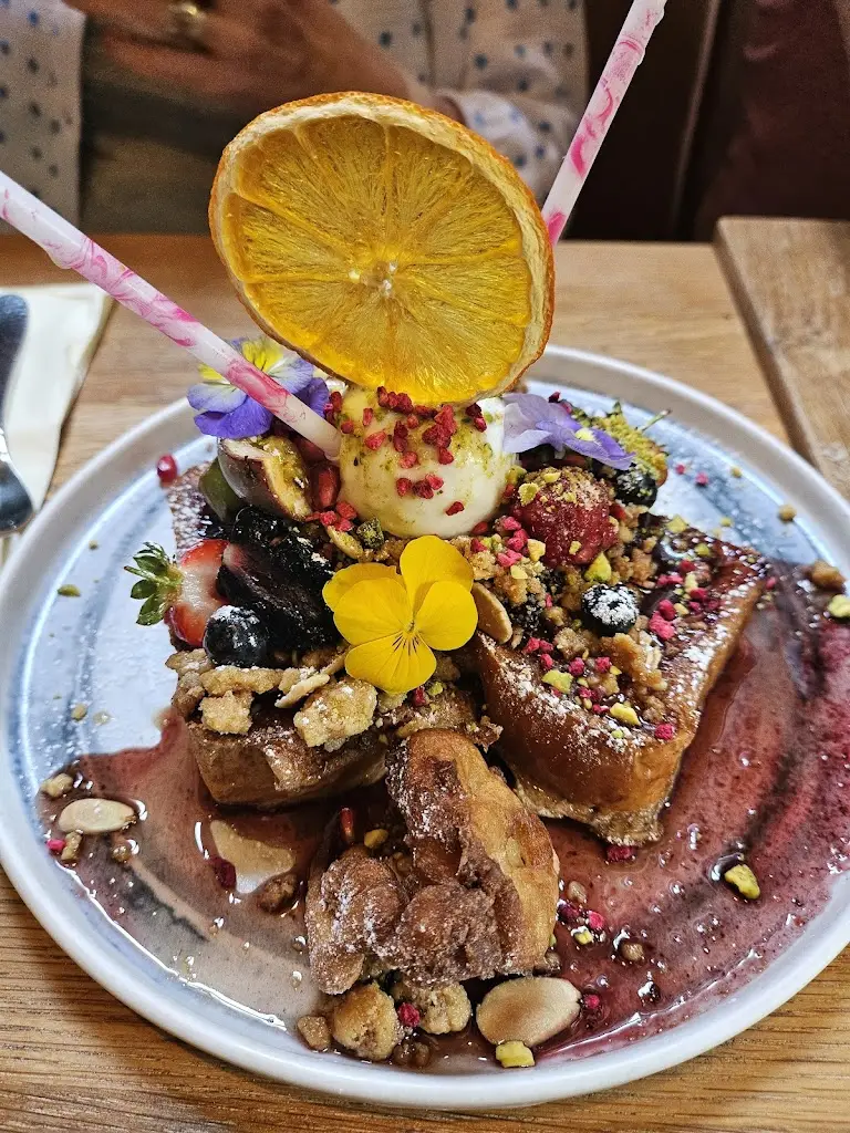 Alina Hertslet_The Kitchen_Fermanagh and Omagh_recensione