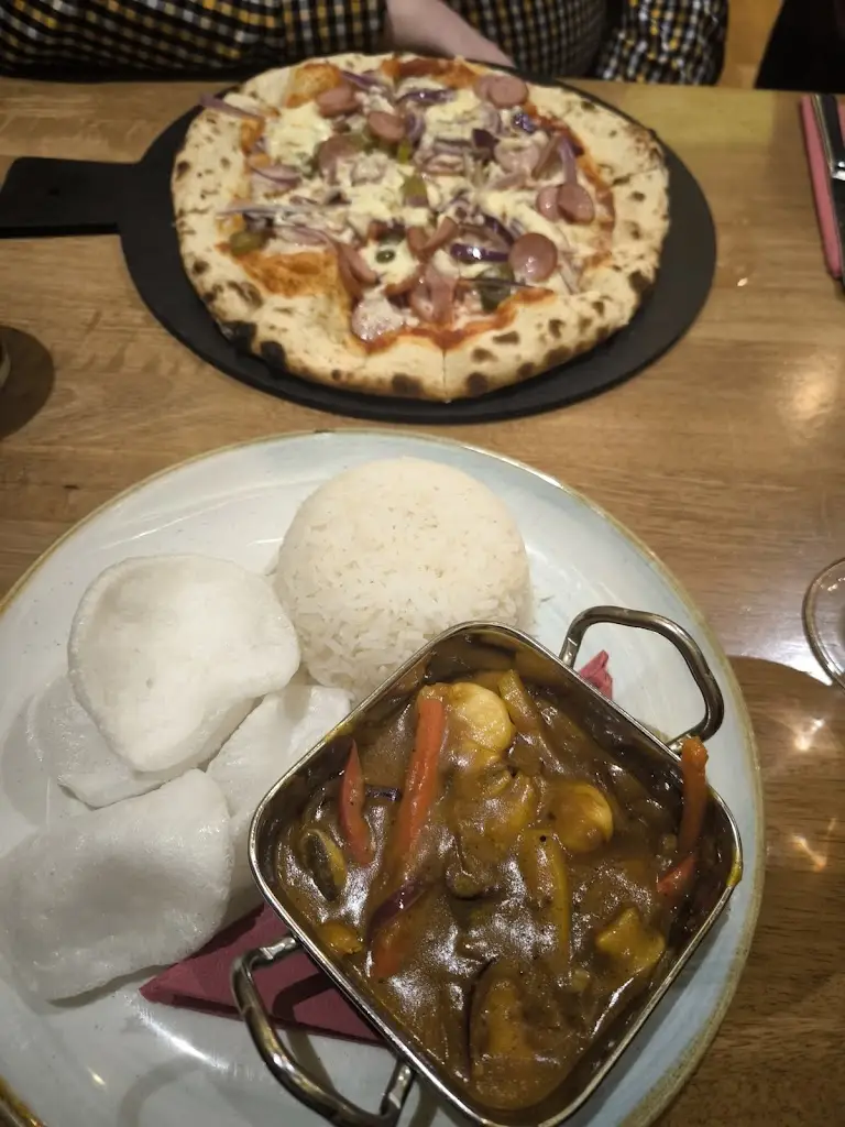 Sarah Sassy_McAtee's Bar & Restaurant_Fintona_review