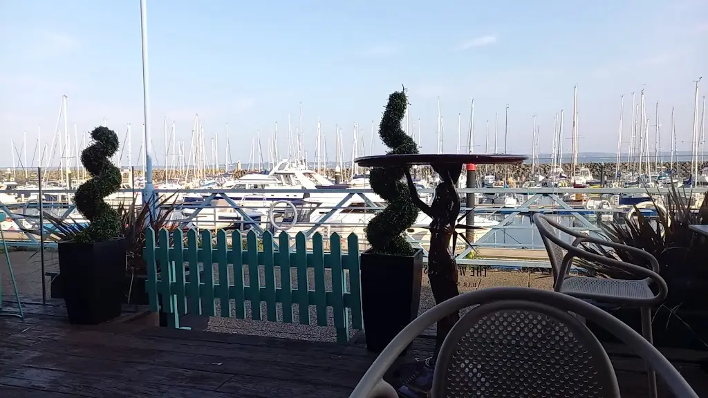 Windrose Bar & Restaurant_Greenisland_slider_image_2