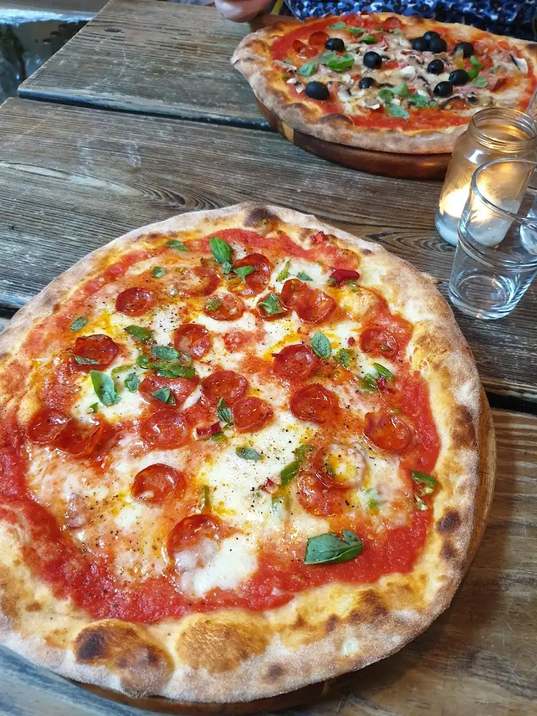 T Lovegrove_The Italian Kitchen_Bideford_review