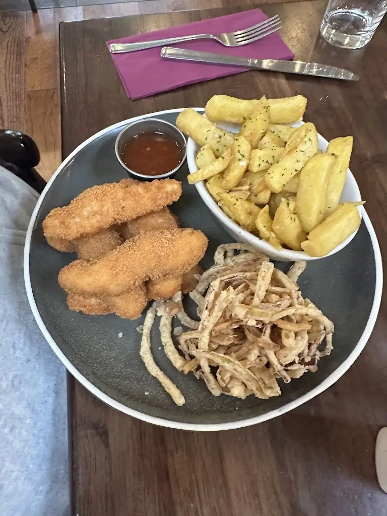 Rusk's Bar and Resautant_Fivemiletown_slider_image_1