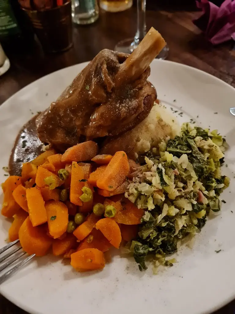 Rusk's Bar and Resautant_Fivemiletown_slider_image_2