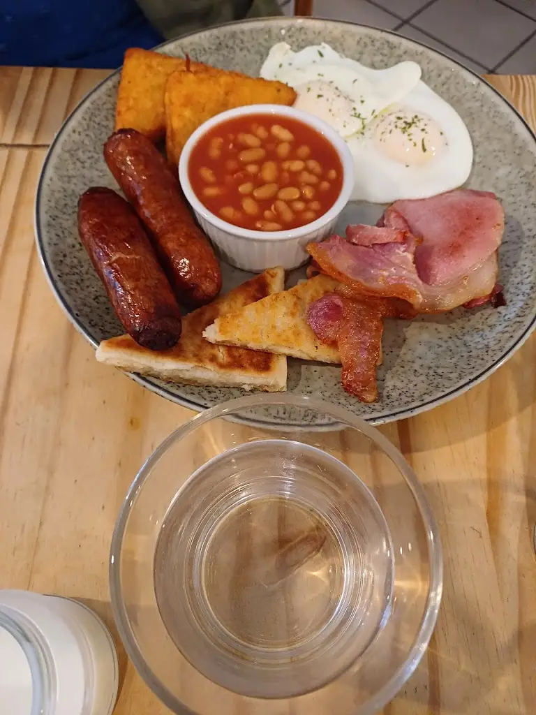 The Potters Hand_Fivemiletown_slider_image_3