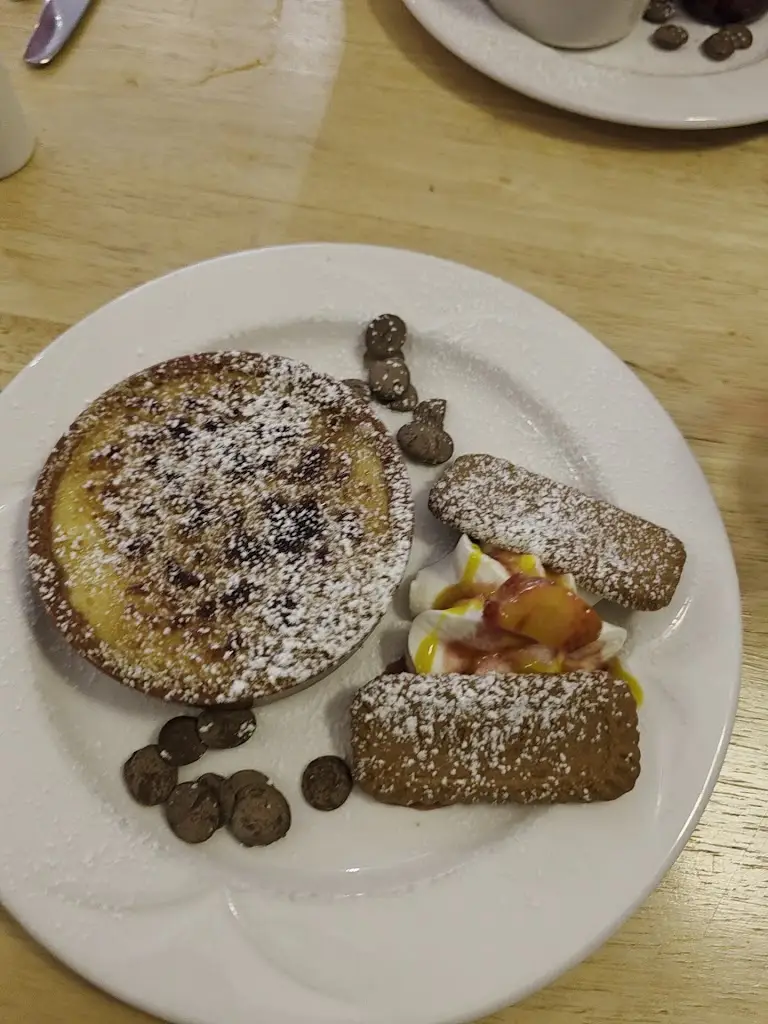 Nobengazi Qayiso_Milly's Restaurant Tempo_Fivemiletown_review