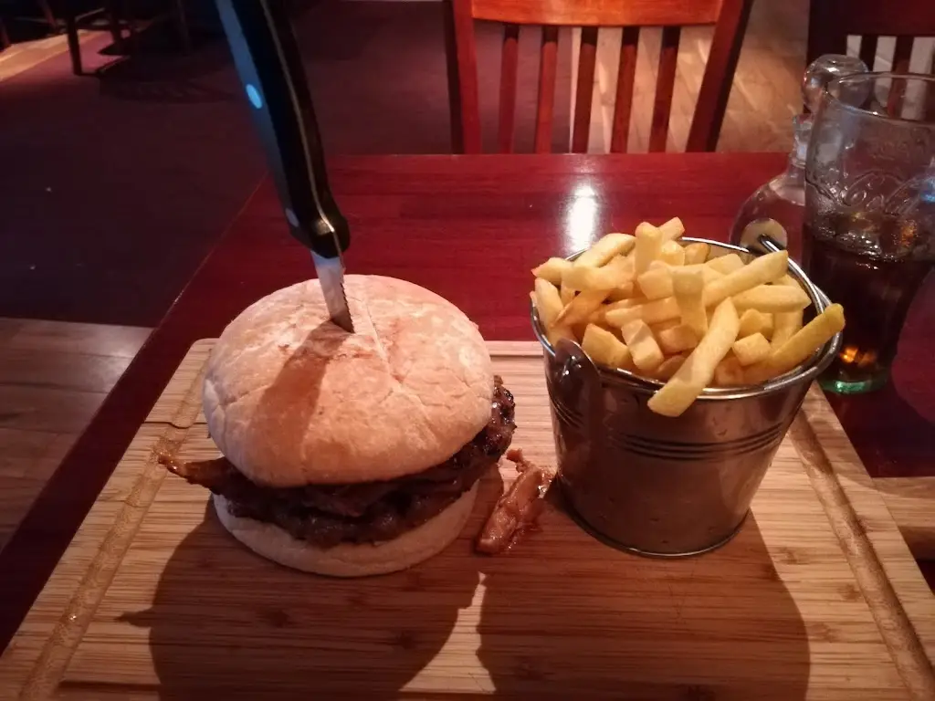 Natalie Waterson_The Tipsy Cow Bar and Bistro_Fivemiletown_recensione