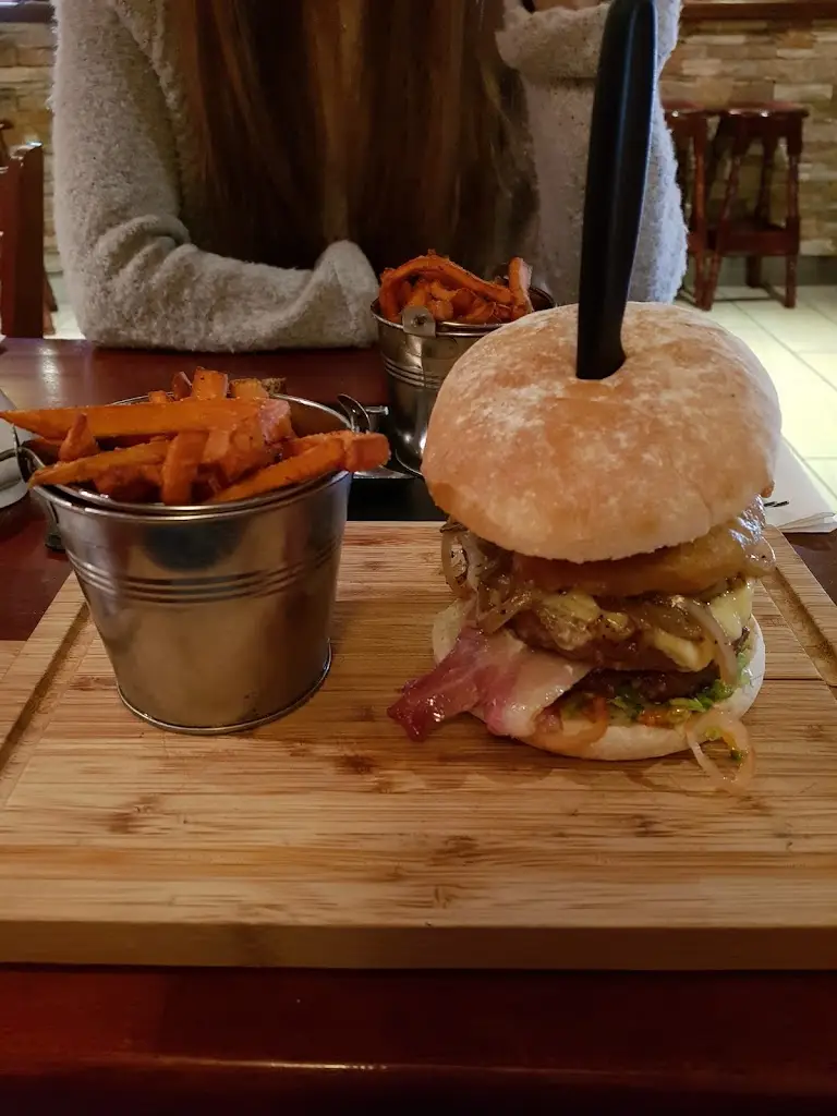 Darren Harbinson_The Tipsy Cow Bar and Bistro_Fivemiletown_recensione