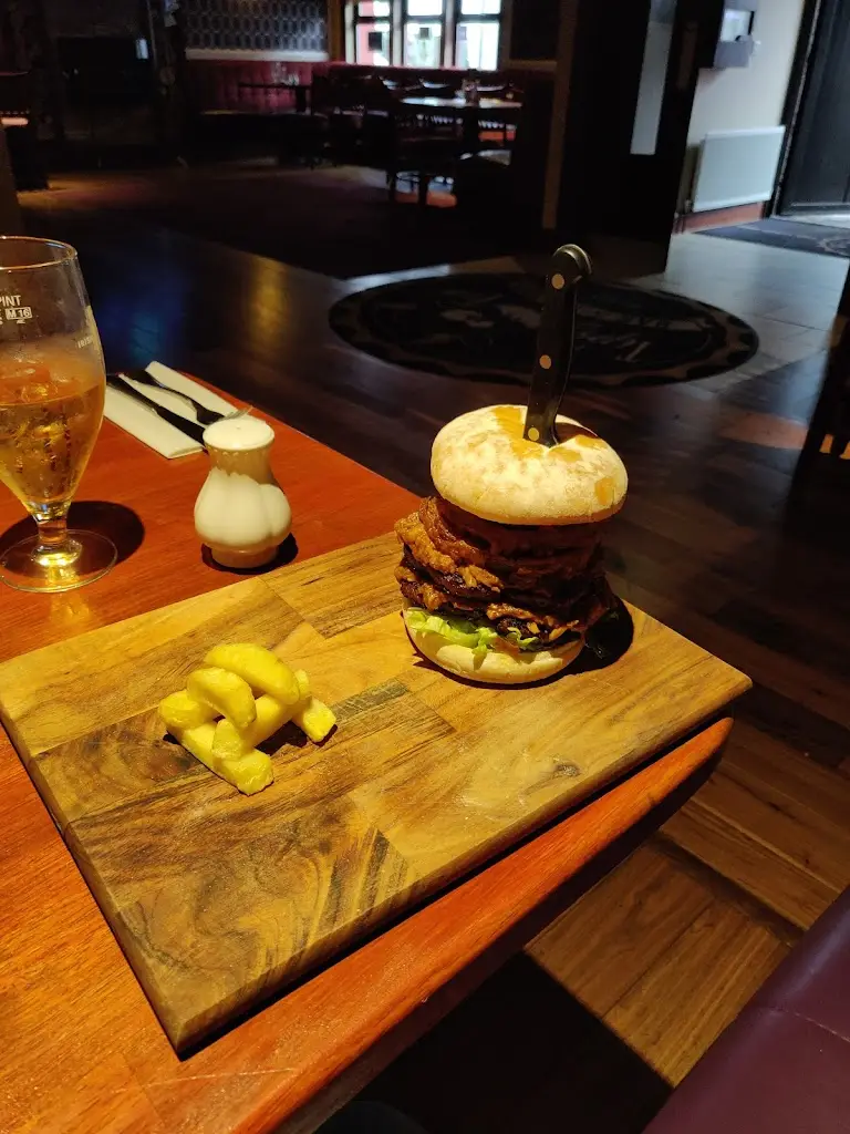 The Tipsy Cow Bar and Bistro_Fivemiletown_slider_image_3