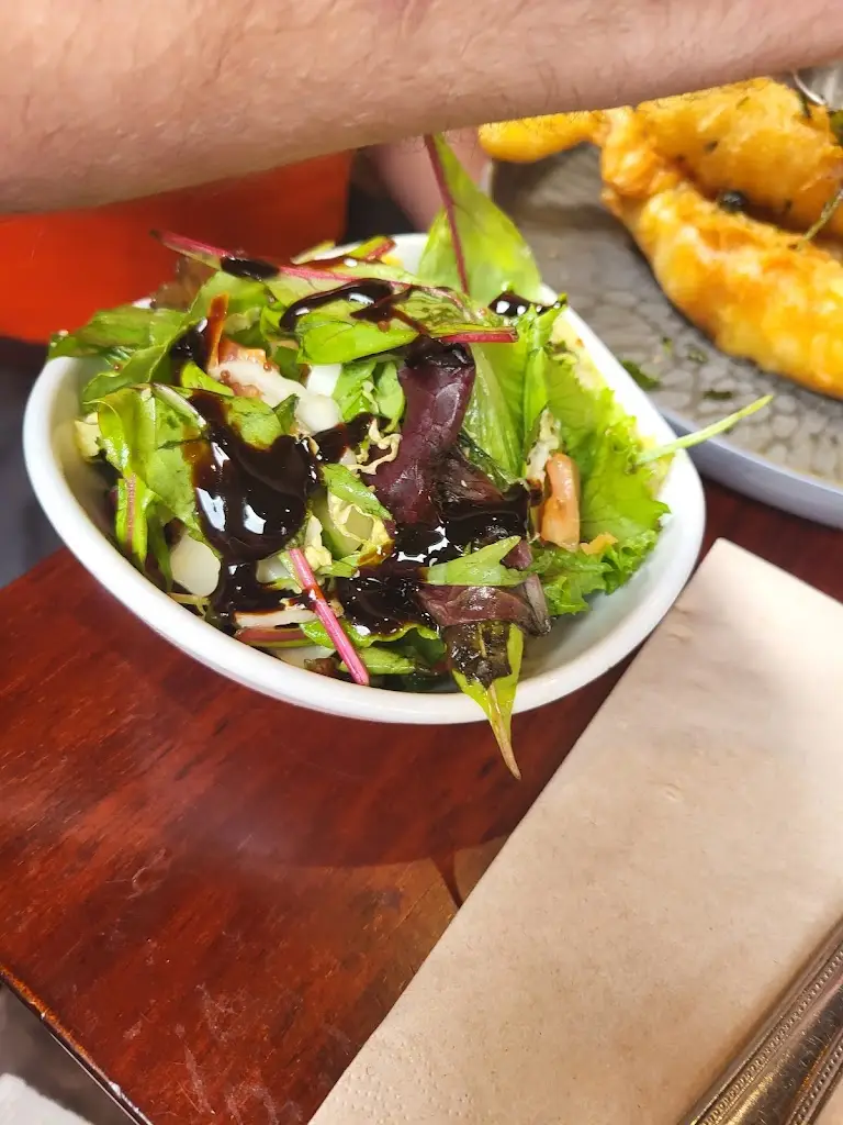 Sinead Courtney-Staszak_Anglers Rest Benone_Limavady_review