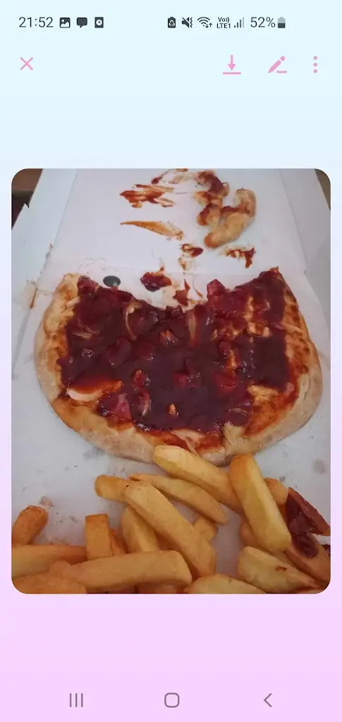 Helen Gray_The Pizza Box Kilrea_Kilrea_recensione