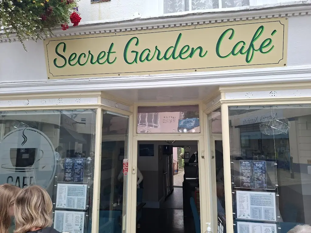Ian Fenn_Secret Garden Cafe_Bideford_review