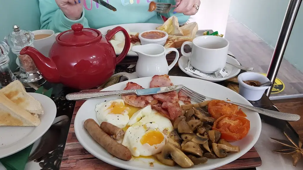 Secret Garden Cafe_Bideford_slider_image_3