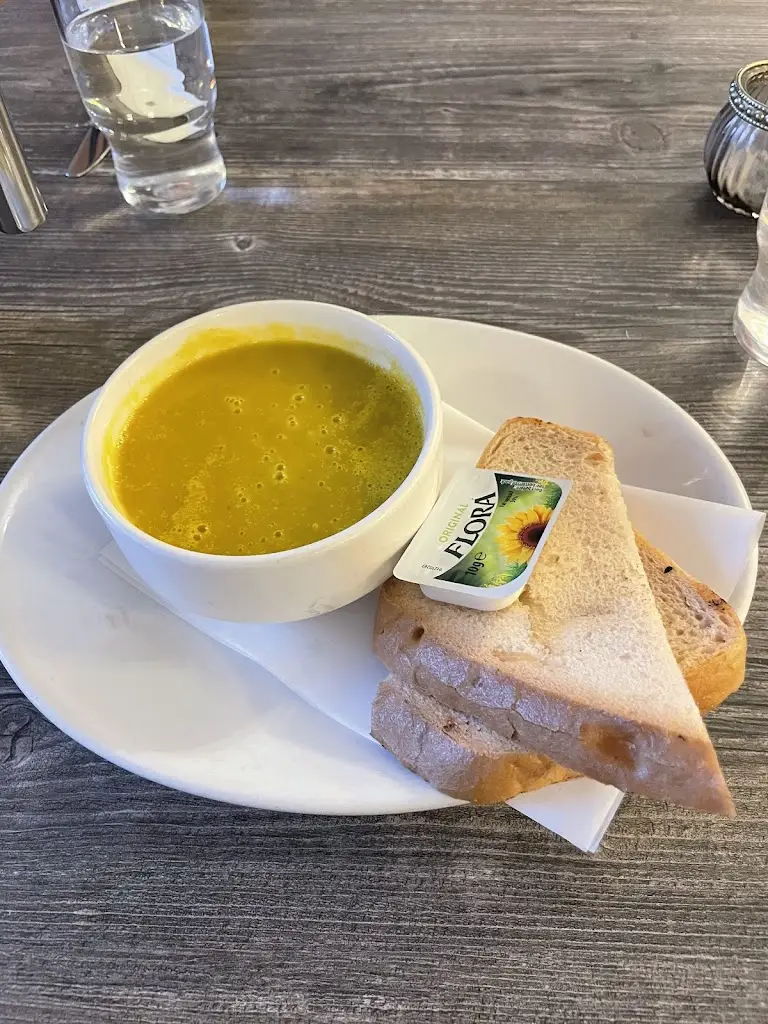 Madelyn Bingham_Castle Bistro_Derry_review