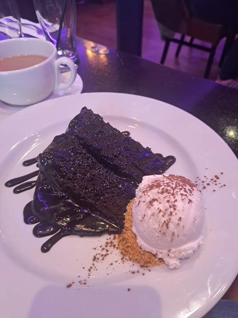 Shaun Boyce_The Bentley Bar_Derry_review