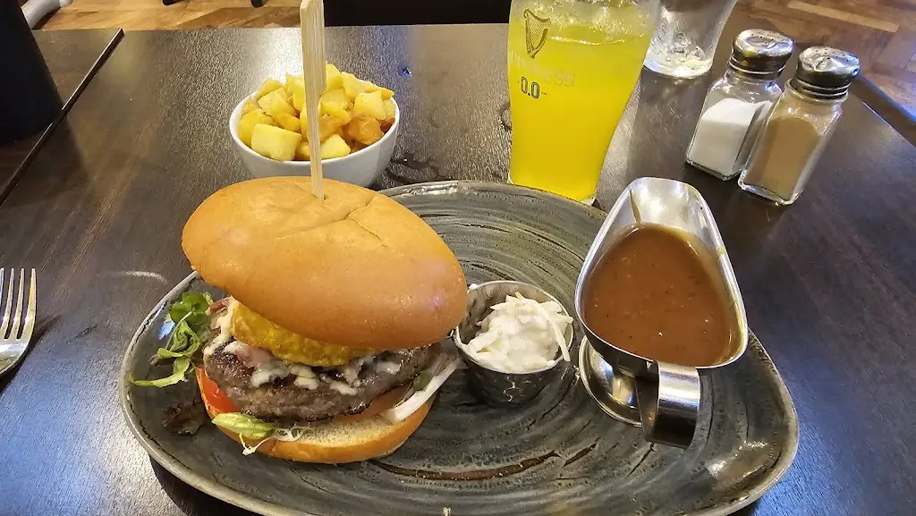 The Old Docks Bar & Grill_Derry_slider_image_3