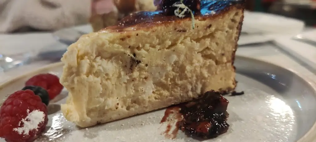 Maciek Grzeszczuk_El Tapas Grá_Derry_review