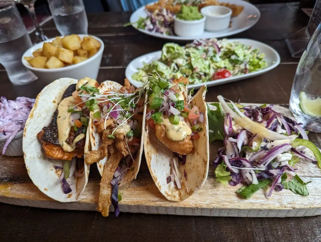 Daly's Bar & Bistro_Derry_slider_image_1