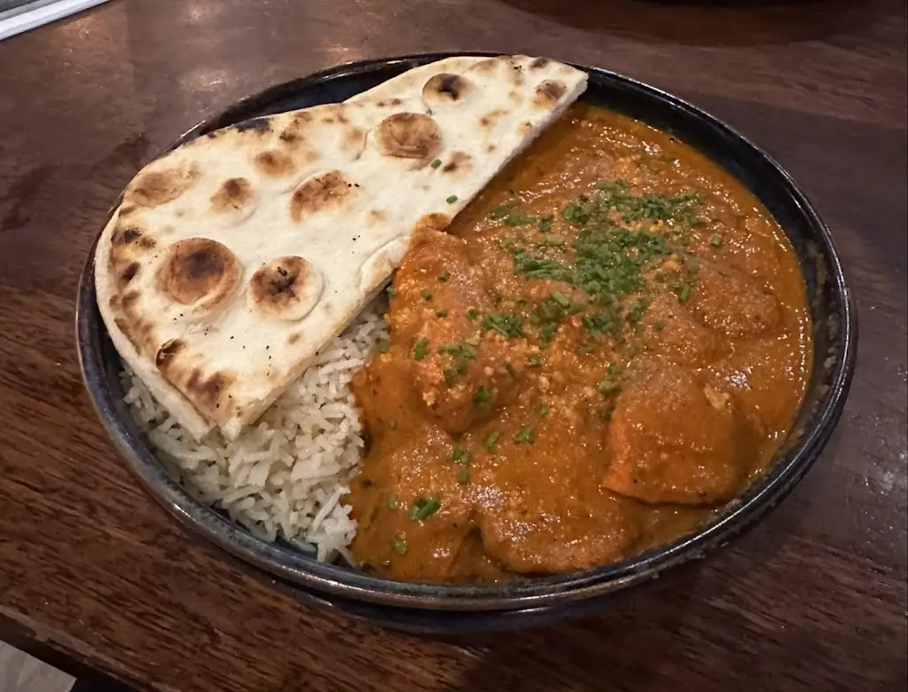 Eri Huartos_The Rocking Chair_Derry_review