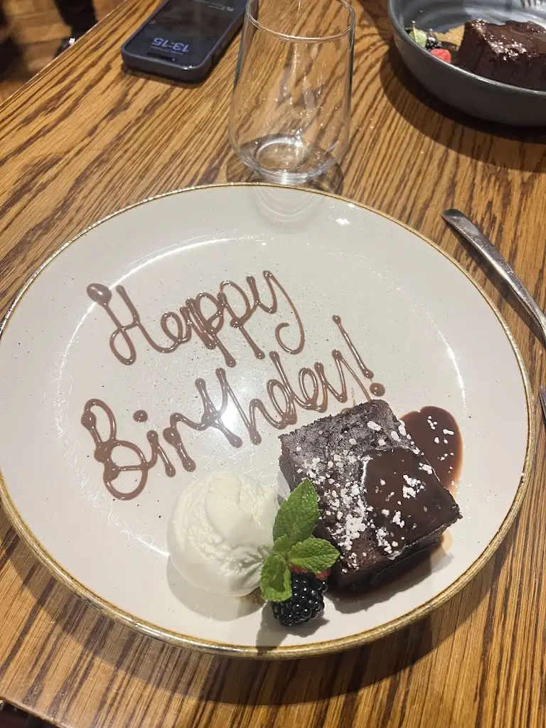 L M_The Wig & Gown Restaurant_Londonderry County Borough_review