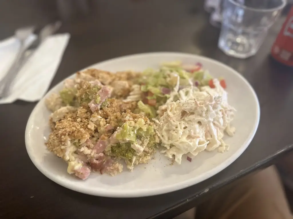 Gary Breen_The Kissin Crust_Lisnaskea_review