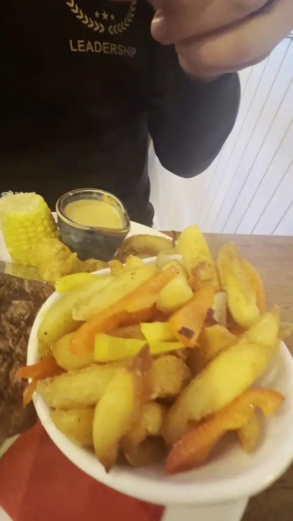 Sizzlin Smokehouse_Moneymore_slider_image_2