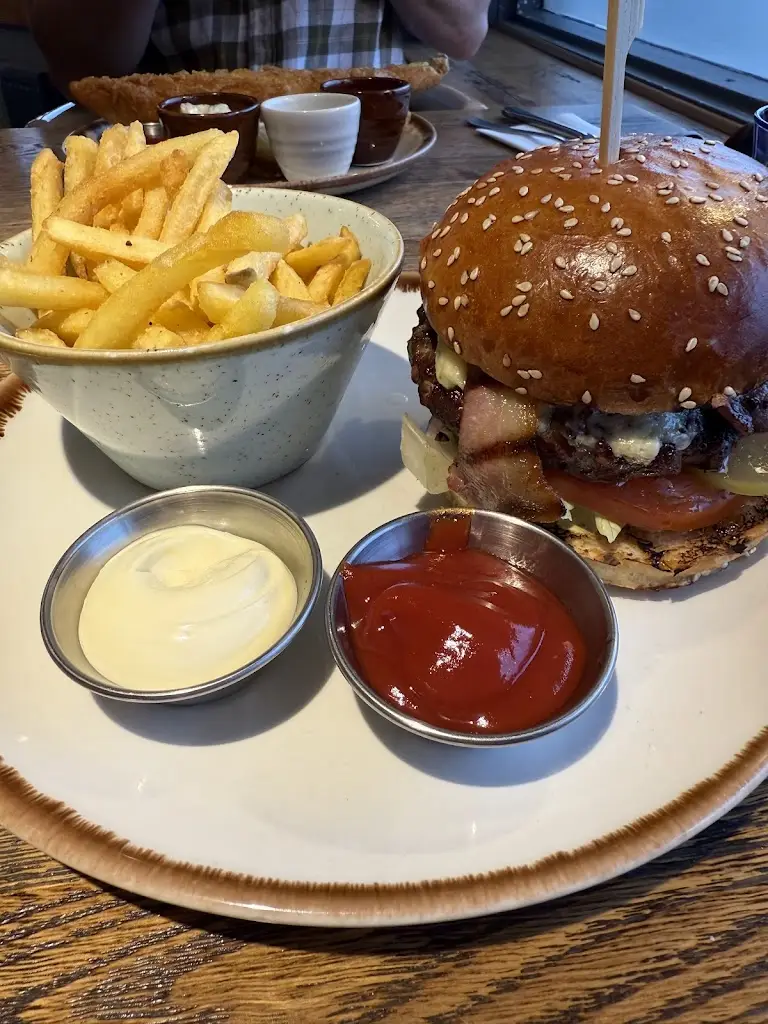 Daniel Pearce_The Boathouse_Bideford_review