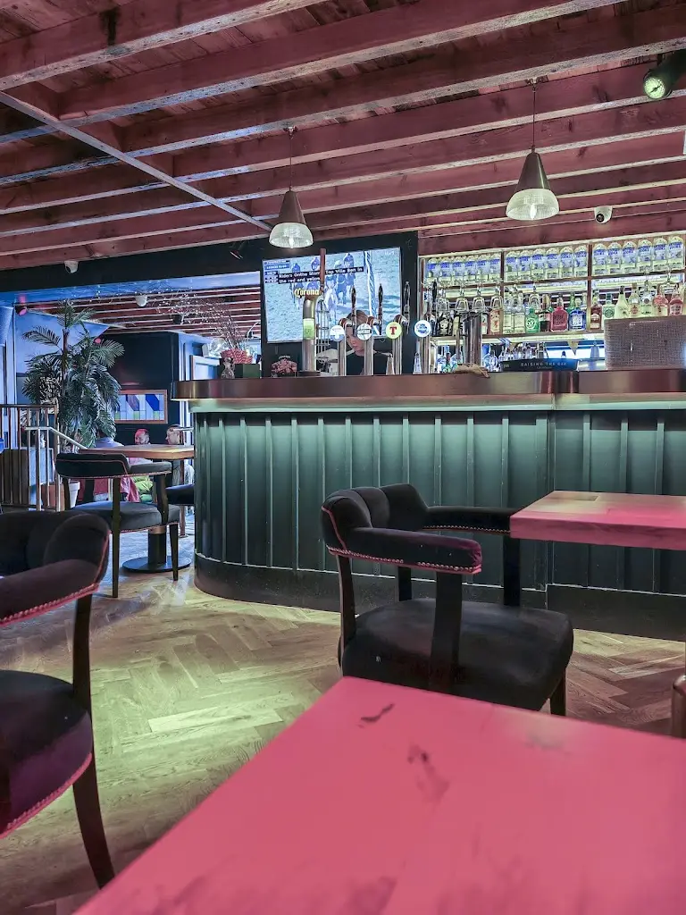 Bennetts_Portadown_slider_image_3