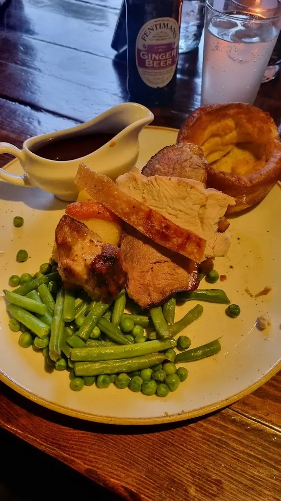Melissa Oroz_The Aperfield Inn_Biggin Hill_review