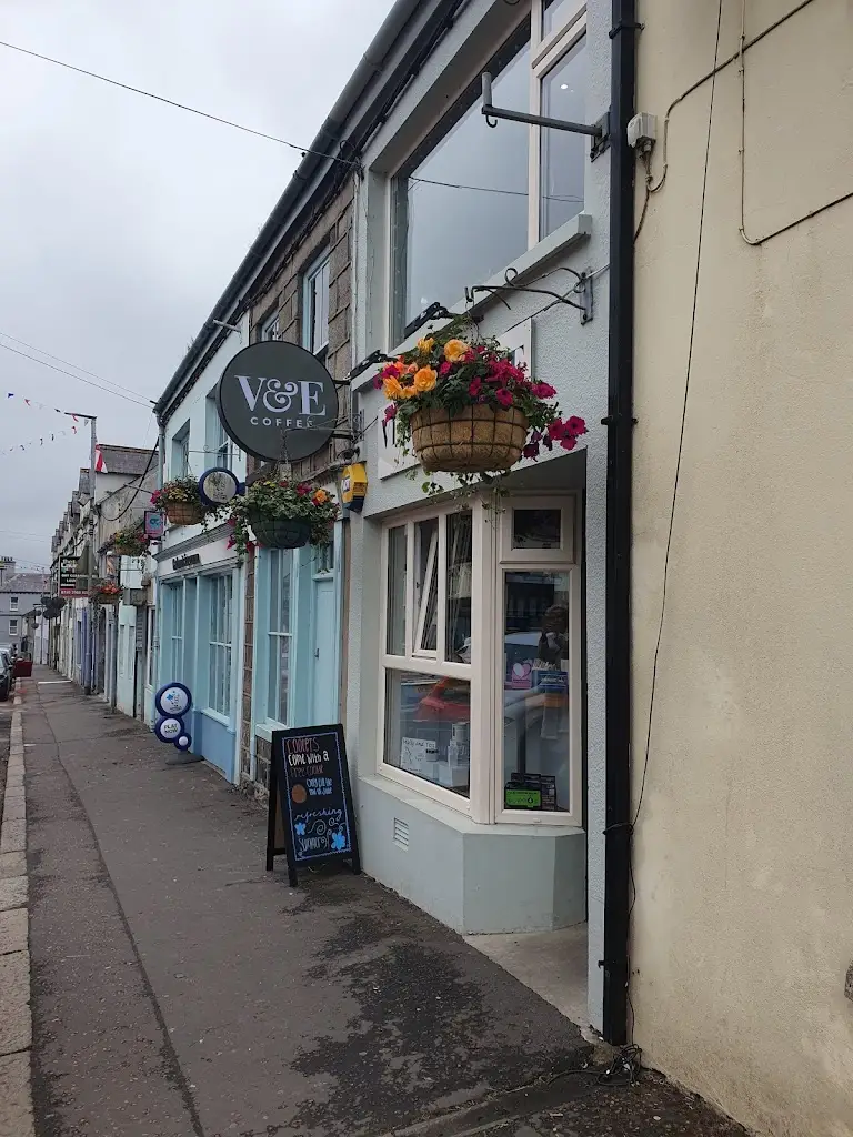 josine cr_Vera & Ernie_Rathfriland_review