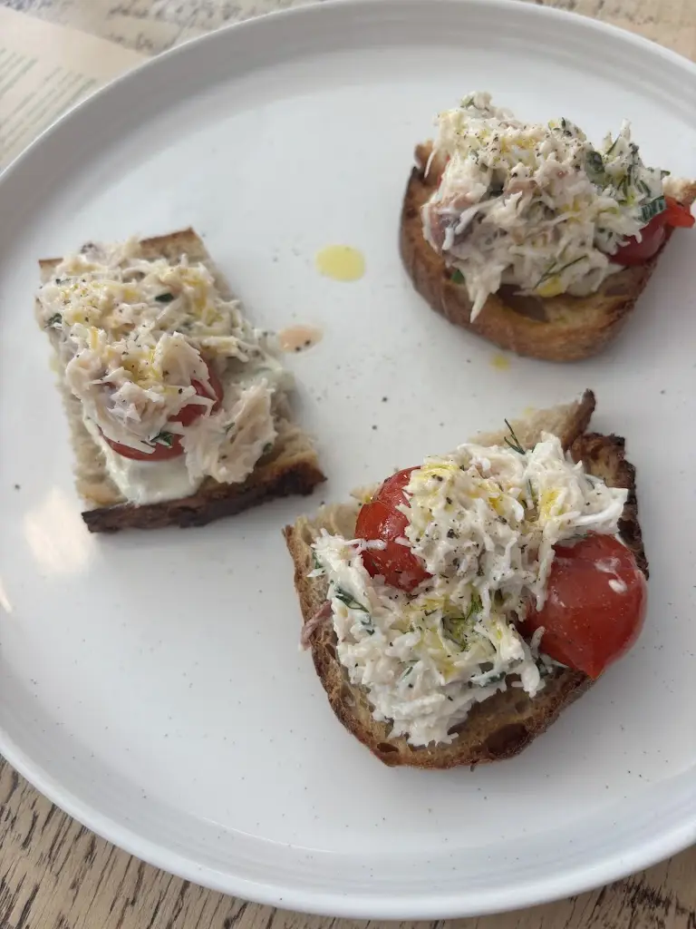 Hannah McKeever_Feast_Rostrevor_review