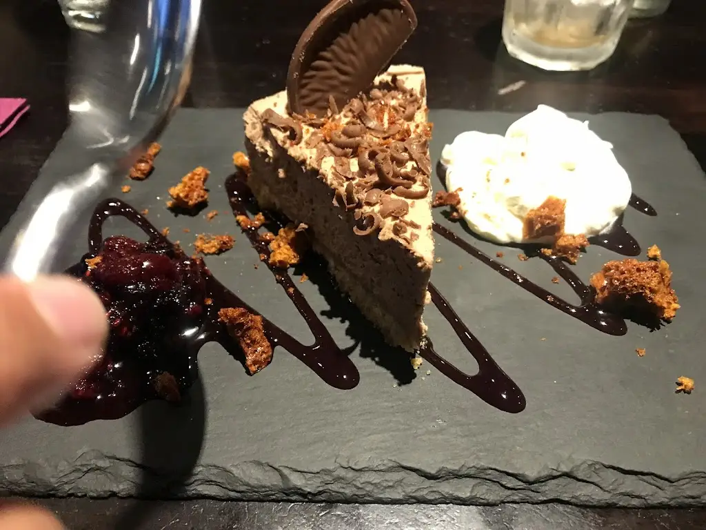Taryn Smith_Chekkers Winebar_Larne_review