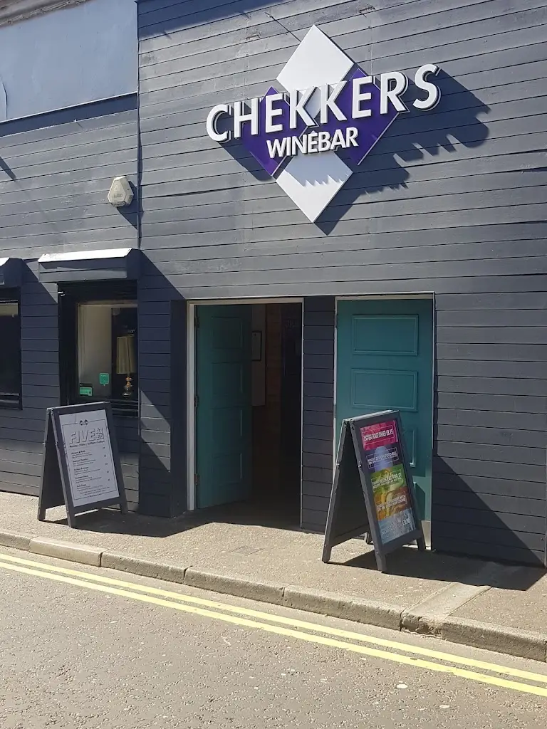 Chekkers Winebar Restaurant in Larne