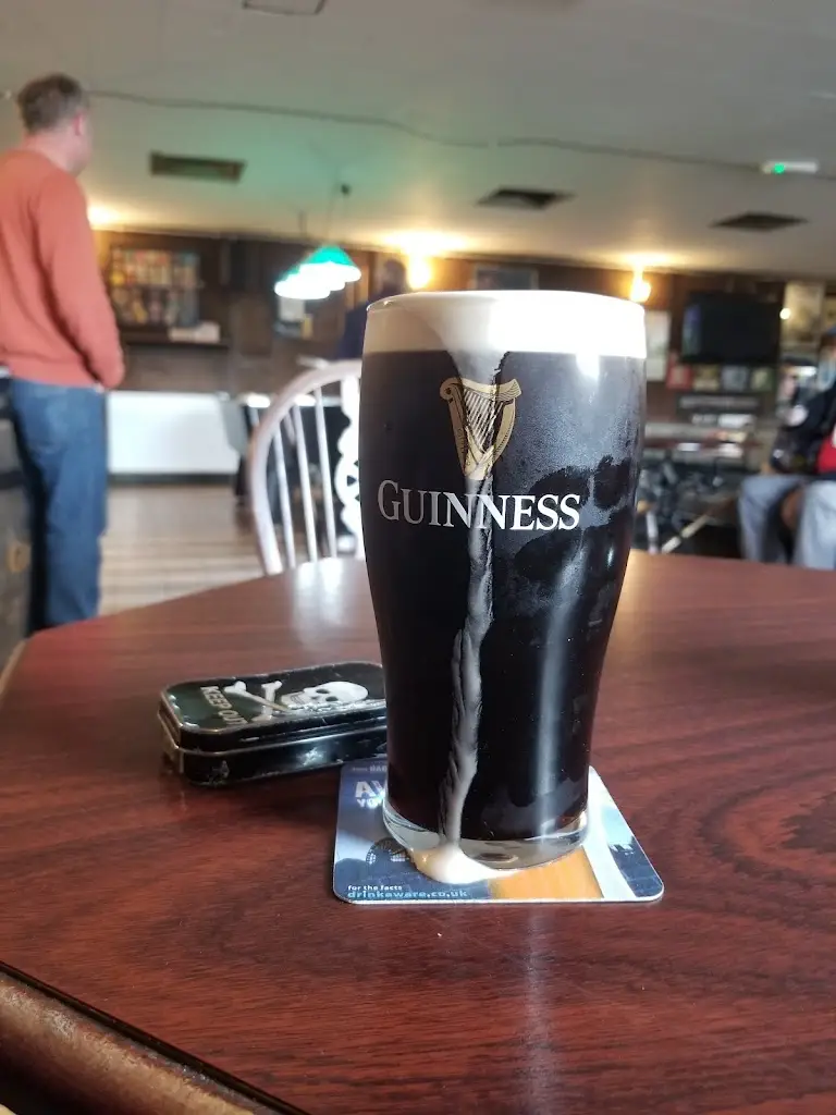 chris brown_The Station Bar_Larne_avis