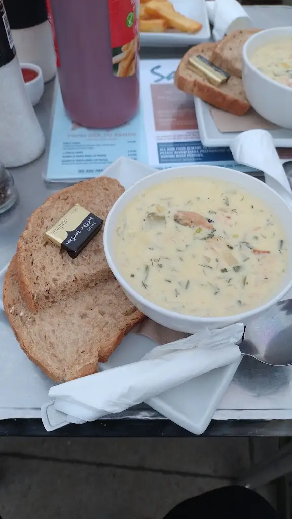 tony montana_Sands a Place by the Sea_Aberdour_review