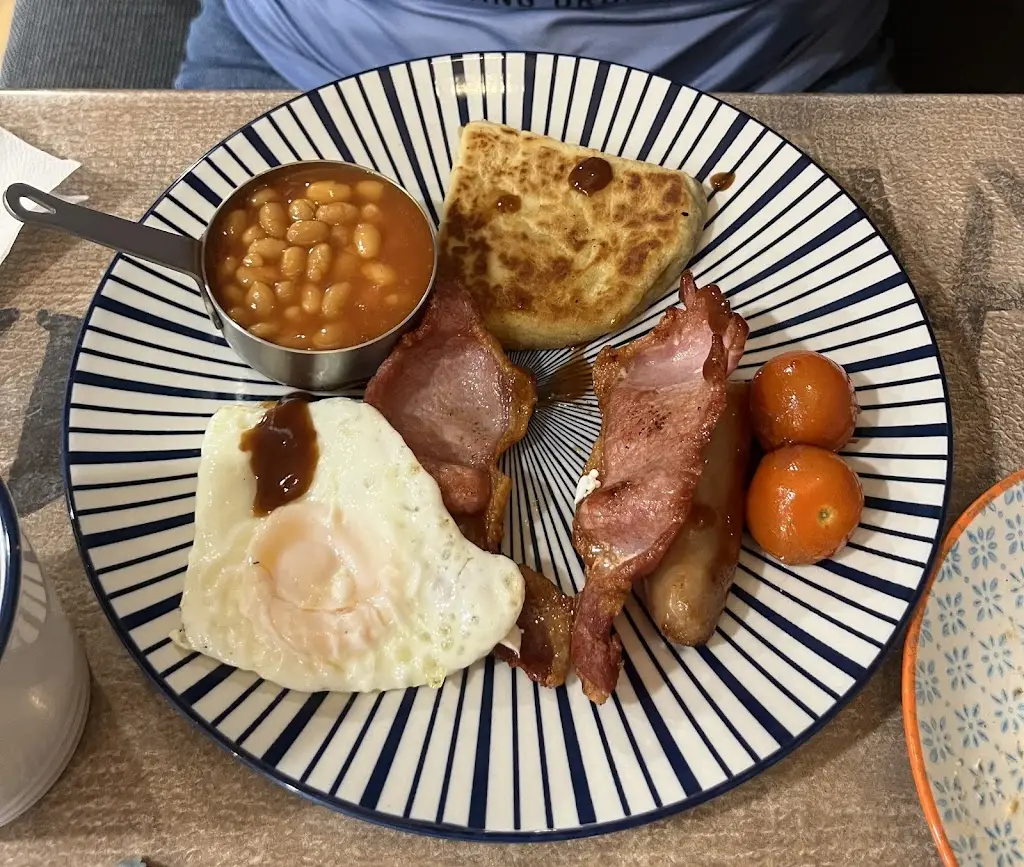 Zee Mitchell_Riverfront Coffee House_Omagh_review