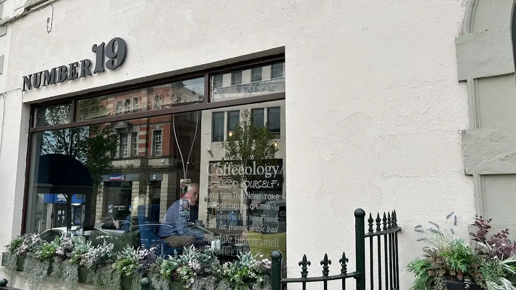 Number 19 ristorante a Omagh