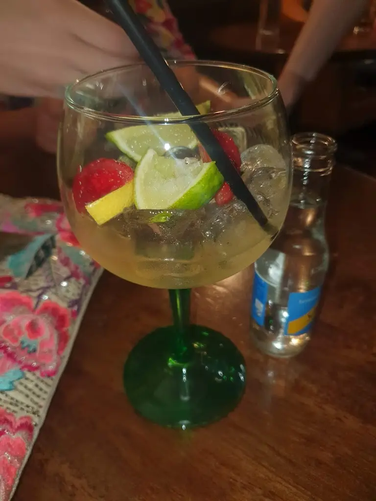 Charlene Logue_Daly's Bar and Lounge_Omagh_review