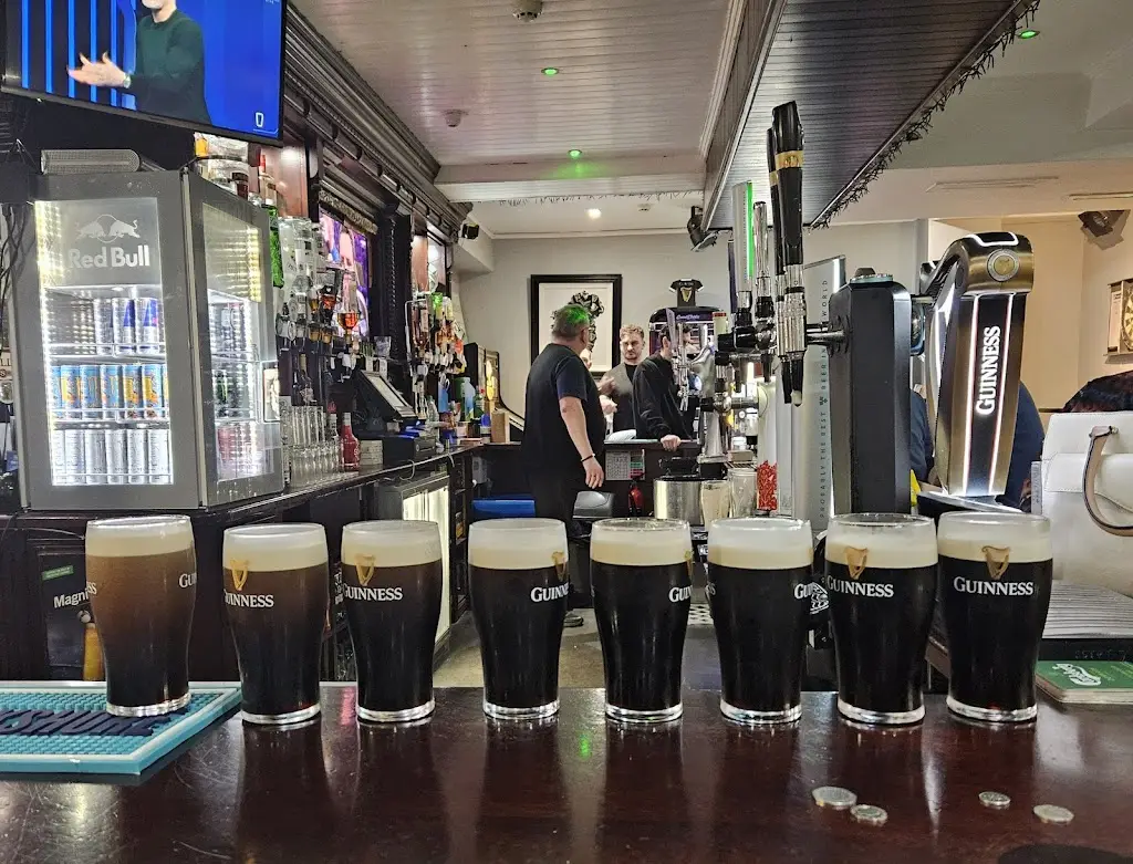 Aisling Connolly-Watts_Glebe Bar_Omagh_reseña